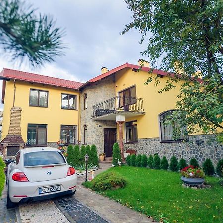 Hotel Saban Deluxe Lwów Zewnętrze zdjęcie