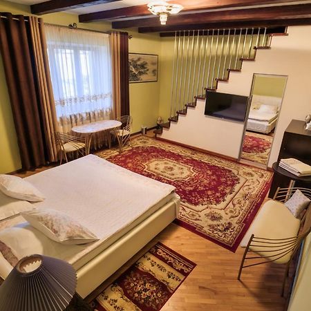 Hotel Saban Deluxe Lwów Zewnętrze zdjęcie