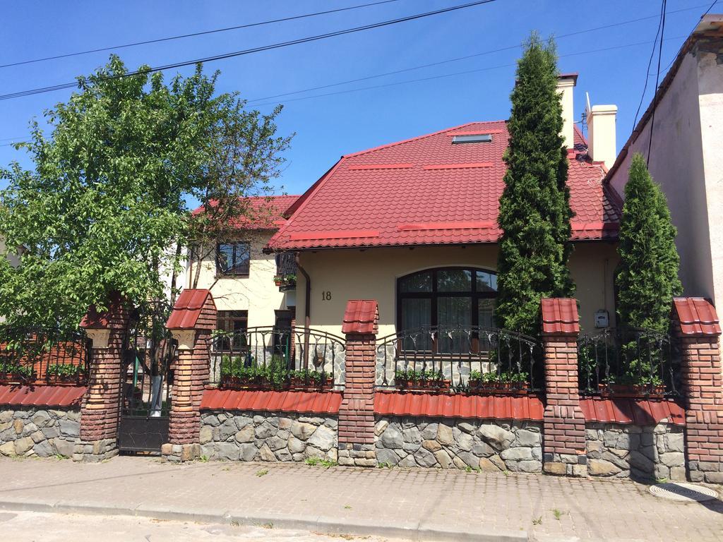 Hotel Saban Deluxe Lwów Zewnętrze zdjęcie