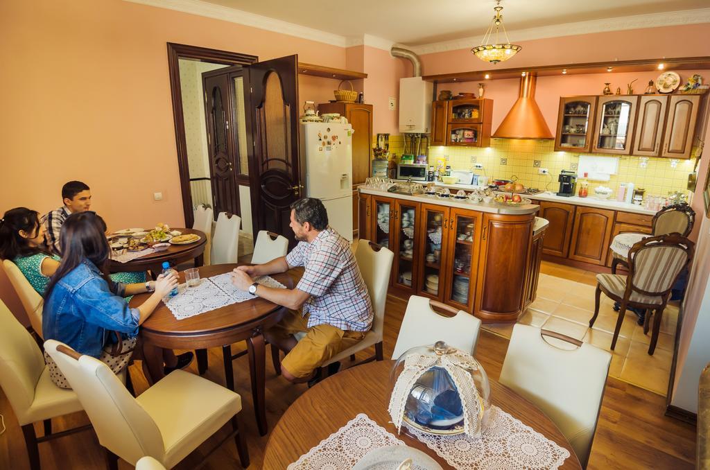 Hotel Saban Deluxe Lwów Zewnętrze zdjęcie