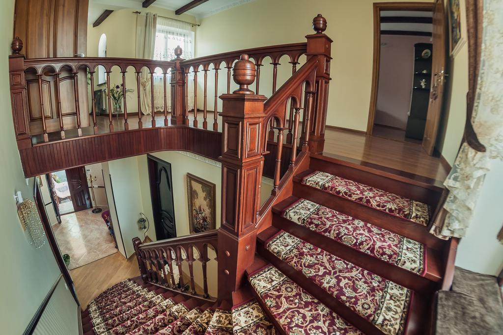 Hotel Saban Deluxe Lwów Zewnętrze zdjęcie