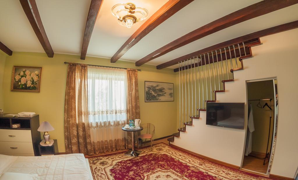 Hotel Saban Deluxe Lwów Zewnętrze zdjęcie