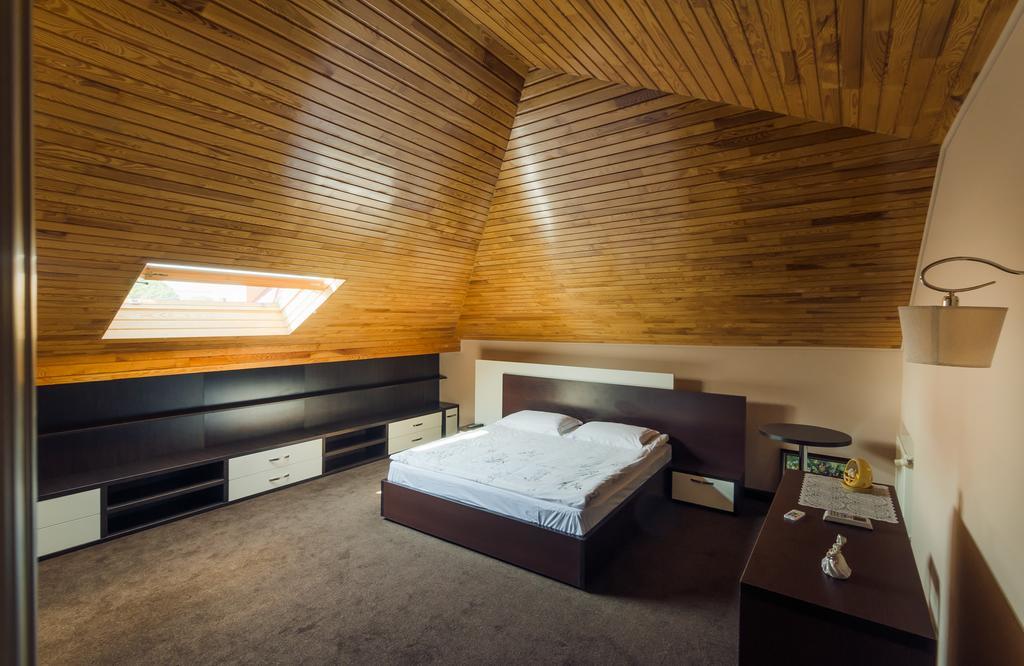 Hotel Saban Deluxe Lwów Zewnętrze zdjęcie