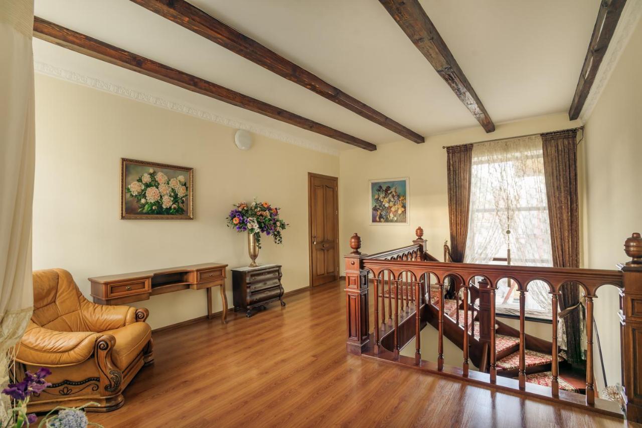 Hotel Saban Deluxe Lwów Zewnętrze zdjęcie