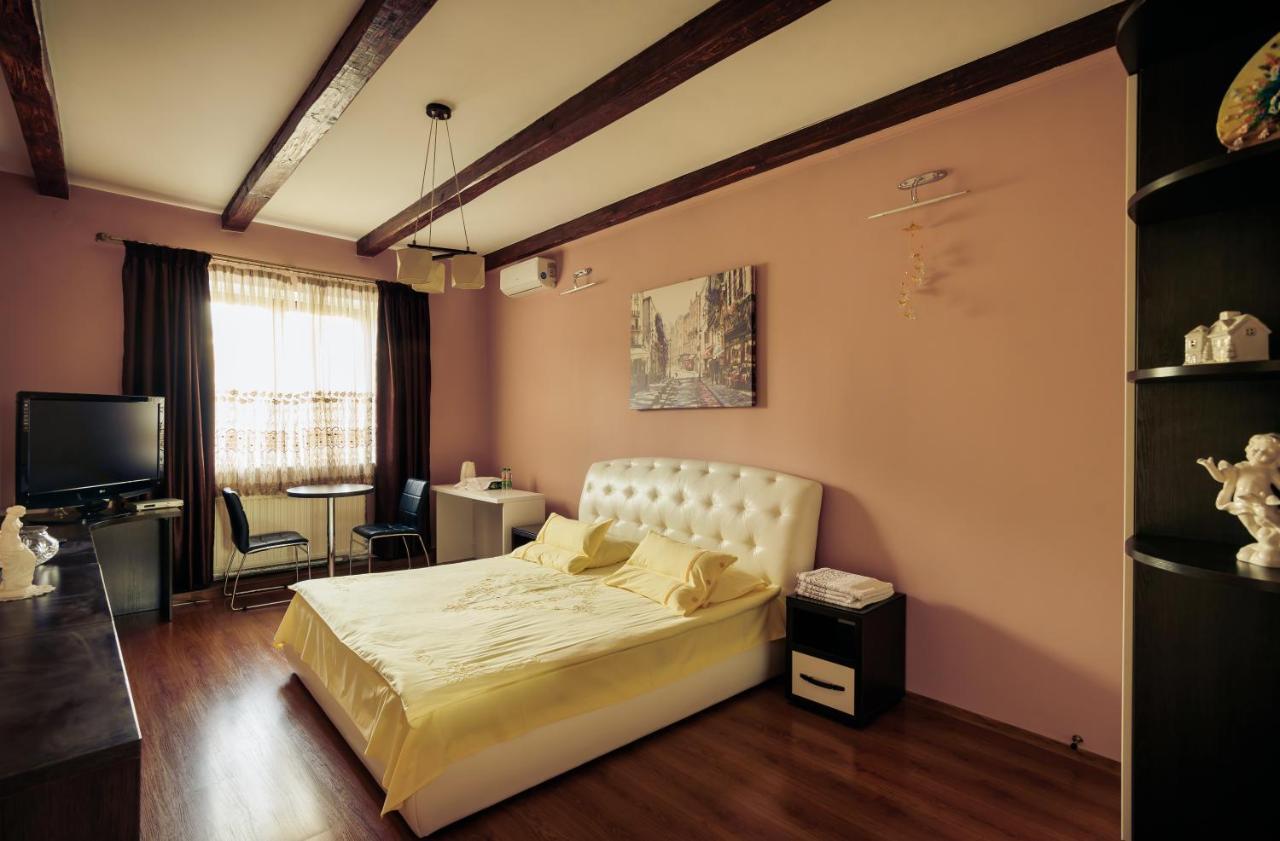 Hotel Saban Deluxe Lwów Zewnętrze zdjęcie