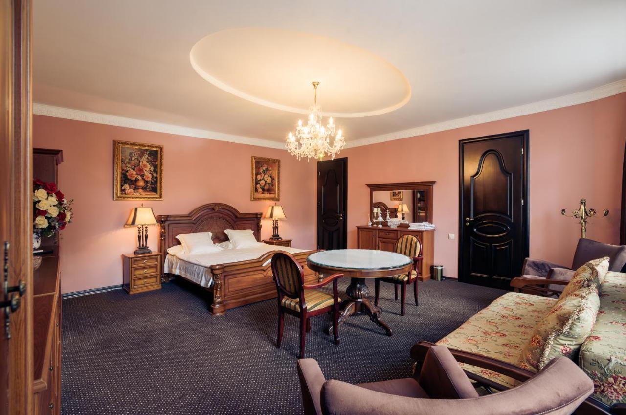 Hotel Saban Deluxe Lwów Zewnętrze zdjęcie