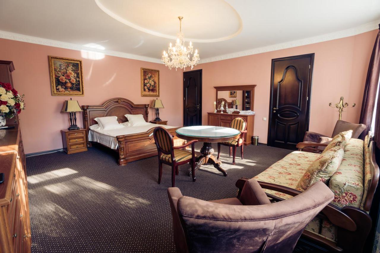 Hotel Saban Deluxe Lwów Zewnętrze zdjęcie