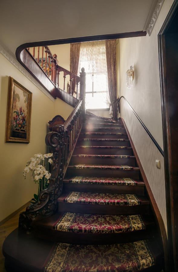 Hotel Saban Deluxe Lwów Zewnętrze zdjęcie