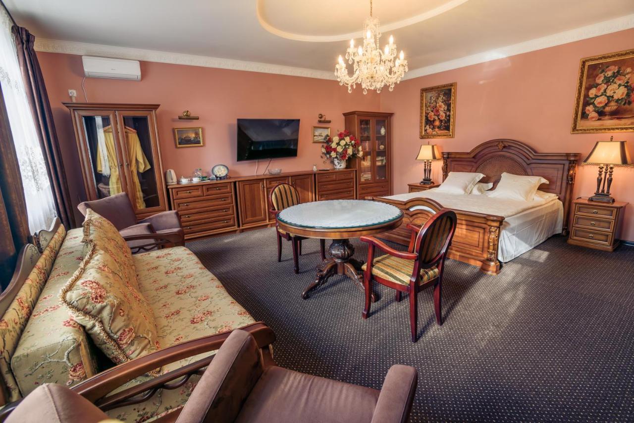 Hotel Saban Deluxe Lwów Zewnętrze zdjęcie