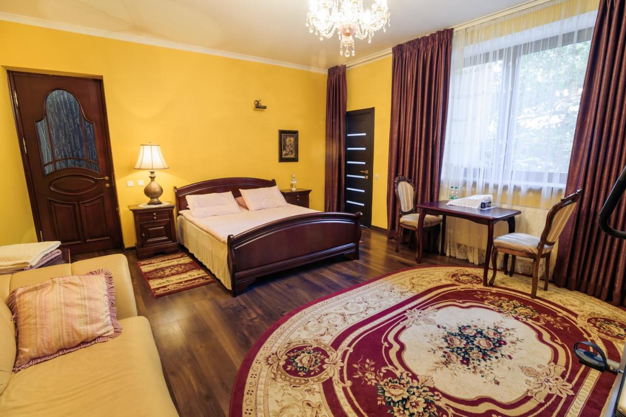 Hotel Saban Deluxe Lwów Zewnętrze zdjęcie